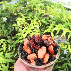 Nho Khô 3 Màu Mix Nho Nâu, Nho Đen, Nho Đỏ Nhập Khẩu Chính Ngạch Từ Chile - OLEAF Trái Cây Sấy Loại 1