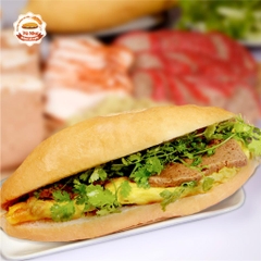 Bánh mì pate trứng truyền thống
