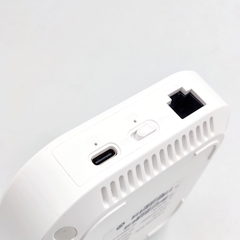 Bộ phát wifi 4G cầm tay Olax MT30 tích hợp pin 4000mAh, có 1 cổng LAN