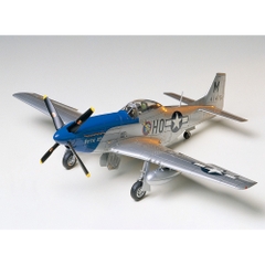 61040 MÔ HÌNH MÁY BAY QUÂN SỰ 1/48 SCALE NORTH AMERICA P-51D MUSTANG 8TH AF