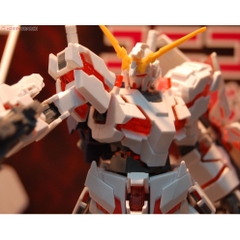 Mô hình HG UC RX-0 Unicorn Gundam Destroy Mode Bandai 100 4573102573995