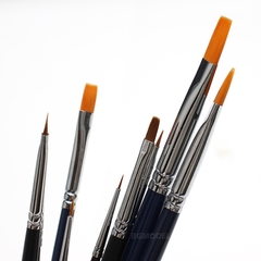 Cọ tô màu mô hình