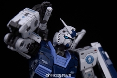Mô hình lắp ráp Panda Model 1/100 RX-78-2 Gundam Ver.2.0 Base Color ( Tặng kèm Led & Decal nước)