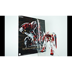 Mô Hình Lắp Ráp Gundam 1/100 HiRM High Resolution Astray Red Frame Bandai