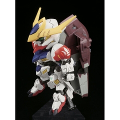 Mô hình lắp ráp SD BB 402 GUNDAM BARBATOS LUPUS DX Bandai