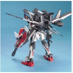 Mô Hình Lắp Ráp Gundam MG 1/100 LUKAS STRIKE E + IWSP ASTRAY Bandai 4543112531452