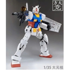Mô Hình Lắp Ráp Jumbo Grade 1/35 RX-78-2 (tặng kèm decal nước + LED) Bản Mới