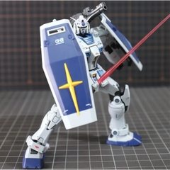 Mô Hình Lắp Ráp RG Rx-78-2 Ver 2.0 Base Color ChangLong