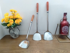 Sạn thợ inox cán gỗ #3 186341 (φ11.5cm - dài 46cm)