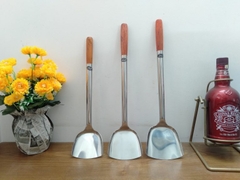 Sạn thợ inox cán gỗ #3 186341 (φ11.5cm - dài 46cm)