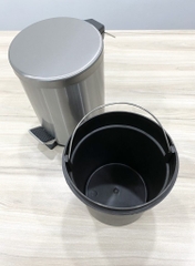 Thùng rác chân đạp 12L SB12 có giảm âm