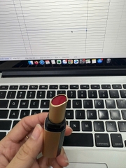 Son Bobbi Brown Luxe matte màu 878 Red Carpet 3.5g - Fullbox (Lỗi miệng son)