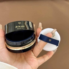 Phấn phủ Cle de peau Translucent Loose Powder 8g M1 (Small) Fullbox Hàng Duty