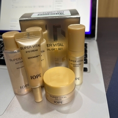 Set kit 5 món Iope Super Vital Special Gift Set