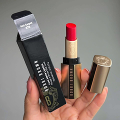 Son Bobbi Brown Luxe matte màu 878 Red Carpet 3.5g - Fullbox (Lỗi miệng son)