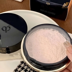 Phấn Phủ Bột Siêu Mịn Kiềm Dầu Cle De Peau Beaute Translucent Loose Powder - Tone 1 Light - 24g Fullbox - Hàng Duty