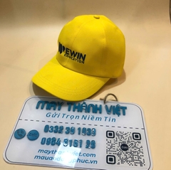 Đặt mũ đồng phục