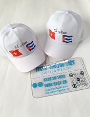 Đặt nón đồng phục