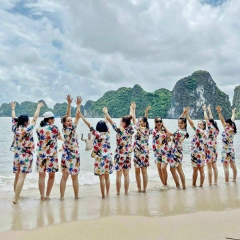 Bộ sơ mi họa tiết gia đình đi biển