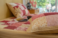 Chăn gối ghép vuông, chần máy, đỏ be, ga size 1,8x2m