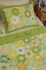 Bộ chăn ghép lục giác cạnh 3cm, vàng chanh, chần máy, size 2x2,2m