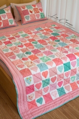 Bộ chăn ghép vải tim hồng, chần máy, kích thước 2x2,2m