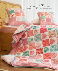 Bộ chăn ghép vải tim hồng, chần máy, kích thước 2x2,2m