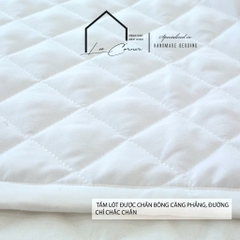 Tấm lót chống thấm đệm cao cấp LEE CORNER, chống thấm tuyệt đối, có lớp bông nên không gây sột soạt (may theo yêu cầu)