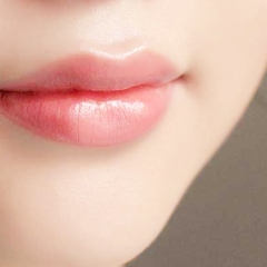 Son Dưỡng Shiseido Water In Lip Giúp Môi Mềm Mịn Căng Bóng Giảm Thâm 3.5g Nhật Bản