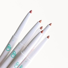 Chì Kẻ Viền Môi Dearmay 2in1 Chuẩn Sắc Tạo Hiệu Ứng Môi Căng Mọng Tự Nhiên Plumpy Lip Liner Hàn Quốc