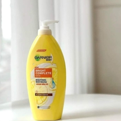 Dưỡng Thể Garnier New Bright Complete Extra Vitamin C Chai 400ml