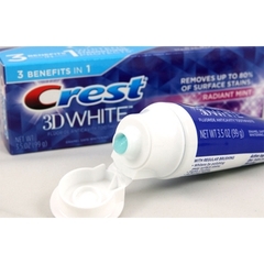 Kem Đánh Răng Crest 3D Làm Trắng Răng Sạch Mảng Bám Hơi Thở Thơm Mát