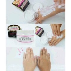 Kem Ủ Dưỡng Trắng Silky Veil Nhật Bản