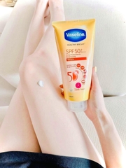Dưỡng Thể Vaseline Healthy Bright 50X SPF50+ Tuýp 300ml