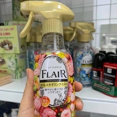 Xịt Thơm Và Làm Phẳng Quần Áo Flair KAO - 270ml