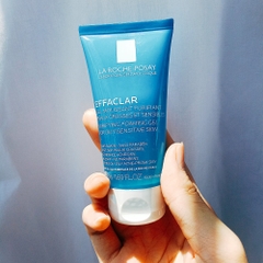 Sữa Rửa Mặt La Roche Posay Dạng Gel Nhẹ Dịu Cho Da Dầu Mụn Nhạy Cảm