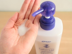 Sữa Tắm S SELECT Chiết Xuất Ý Dĩ Dưỡng Ẩm Làm Sáng Da Hiệu Quả Nhật Bản Chai 600ml