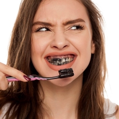 Bột Than Tre Obaxua Trắng Răng Sạch Mảng Bám Gói 50g