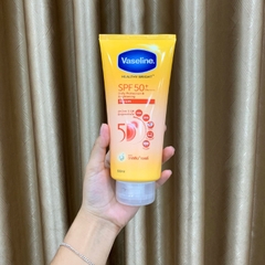 Dưỡng Thể Vaseline Healthy Bright 50X SPF50+ Tuýp 300ml