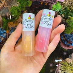 Son Dưỡng A'Pieu Honey & Milk Lip Oil Dạng Dầu Giúp Môi Mềm Mịn Căng Mọng Hàn Quốc 5g
