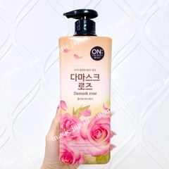 Sữa Tắm Hương Nước Hoa On The Body Dưỡng Ẩm Thơm Lâu Hàn Quốc 900g