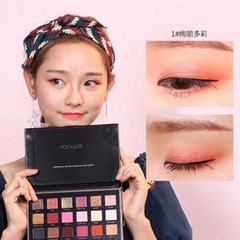 Bảng Phấn Mắt Focallure 18 Màu Lấp Lánh Có Gương Tông #01