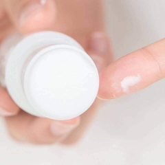 Lăn Đá Khoáng Squeeze Magic Khử Mùi Ngăn Mồ Hôi Nhật  19g