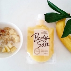 Tẩy TBC Utena Juicy Cleanser Body Salt