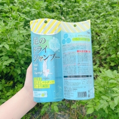Xịt Khử Mùi Hôi Chân Foot Dry Shampoo Giúp Chân Khô Thoáng Sạch Thơm Nhật Bản 60g