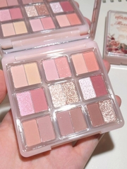 Bảng Mắt 18 Ô Hold Live Thỏ Hoa Nhiều Màu Nhũ Lì Lấp Lánh Bám Tốt Lâu Trôi Sweet Garden Bunny