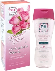 Dung dịch VSPN PH Care Premium hoa hồng - màu hồng 150ml
