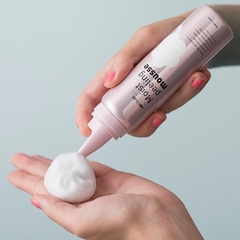 Tẩy tế bào chết dạng bọt Microlab Moist Peeling Mousse (Nhật) - 95g