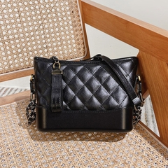 Túi Đeo Vai Chanel Hobo Gabriele Màu Đen Da Bê Size 20cm
