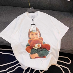 Áo Phông ADLV Baby Bé Ôm Gấu Màu Trắng